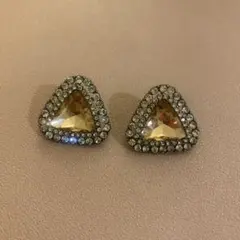 三角形ピンクゴールドピアス