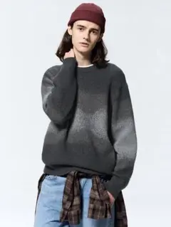 GU ブラッシーニットクルーネックセーター（グラデーション）