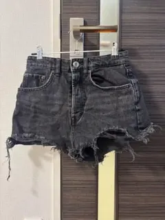 ZARA ブラックデニムショートパンツ