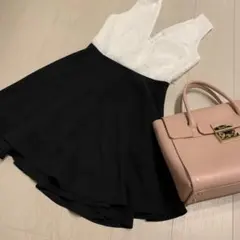 新品　フレアワンピース ミニワンピース 白　黒　Sサイズ　セクシーのサムネイル