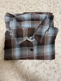 ブラウンと水色のチェック クロップドネルシャツ