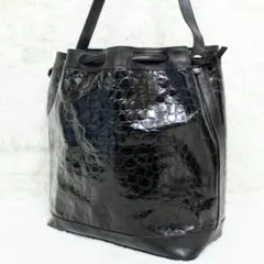 激レア 美品 フェラガモ ショルダーバッグ 巾着型 クロコ型押しレザー ブラック