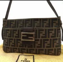 フェンディ マンマバケット アクセサリーポーチ レザー×キャンバス ズッカ柄