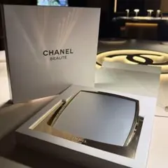 シャネル ロゴCHANEL フォトフレーム 正方形 約35cm×約35cm - メルカリ