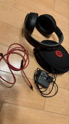BeatsStudio2 ワイヤレスヘッドフォン レッドブラック ケース付き BeatsStudio2 ワイヤレスヘッドフォン レッドブラック ケース