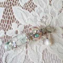 押し花とビーズのバレッタ