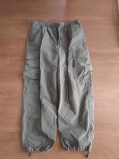 UNIQLO U ワイドフィットパラシュートカーゴパンツ　M オリーブ