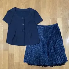 【組曲】夏用 半袖ネイビージャケットとプリーツスカート セットアップ スーツ