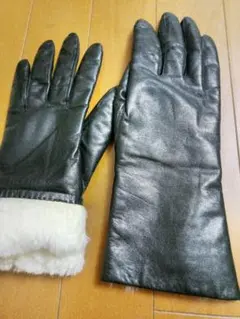 黒 レザー手袋 ファー裏地付き