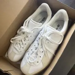 adidas ホワイト スニーカー