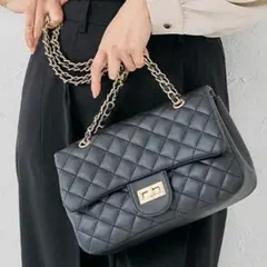 ブラック キルティングショルダーバッグ　美品