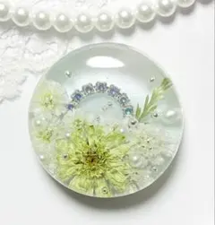 529可憐な♡レジンヘアゴム・ポニーフック 淡グリーンブーケ マトリカリア