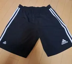 adidasアディダス　ショートパンツのサムネイル