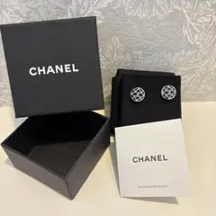 2025年最新】chanel ボタン ピアスの人気アイテム - メルカリ