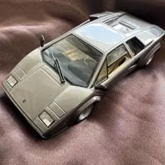 ランボルギーニ カウンタック LP5000クアトロバルボーレ 1/43