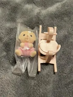 シルバニアファミリー 赤ちゃん&木馬セット2 ラブラドールの赤ちゃん