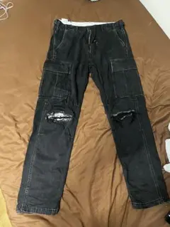 Levi's ブラック カーゴパンツ ダメージ加工