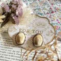 ハンドメイド ホワイト ベージュ ピアス ビーズ刺繍