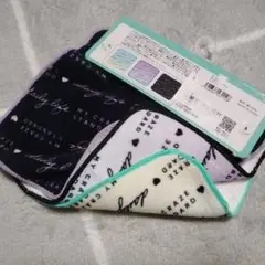 ミニタオル　ハンカチ 　キッズ　 黒白紫