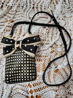 レクリエイティブ　リボン付きスマホショルダー　ブラック