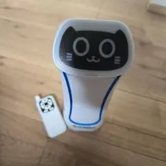 ネコ型　ウェイターロボット　MYニャンROBO
