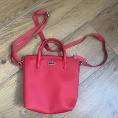 Lacoste レッドショルダーバッグ