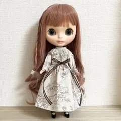 №31 アンティーク柄 リボンワンピース ハンドメイド ブライス 花柄 パール