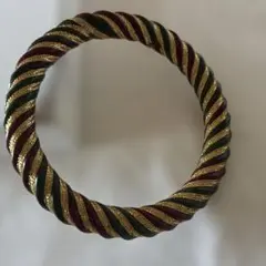 ツイストデザイン バングル 赤 緑 金