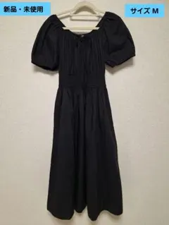 【新品・未使用】ユニクロ　サイズM　黒ロングワンピース　パフスリーブ