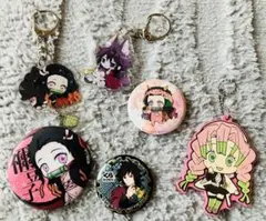 鬼滅の刃 アクリルキーホルダー 缶バッジ　6個セット