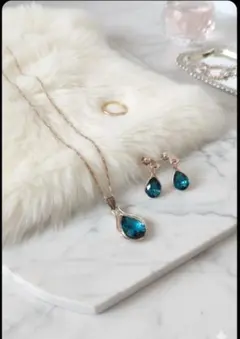 ブルー雫ストーン ネックレス＆ピアス セット 新品 上品