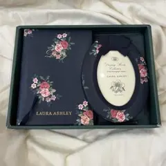 LAURA ASHLEY フォトフレームとノートセット