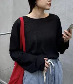 サイドスリットシアートップス　チャオパニックティピー　黒　ブラック