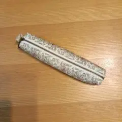 お値下げ　ラミネートペンケース　リバティ　アイボリー