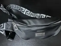 VERSACE ヴェルサーチ ボディバッグ ウエストポーチ ブラック グレカ柄