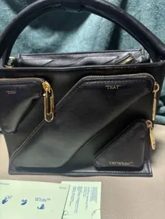 Off-White ブラック マルチポケット2wayハンドバッグ