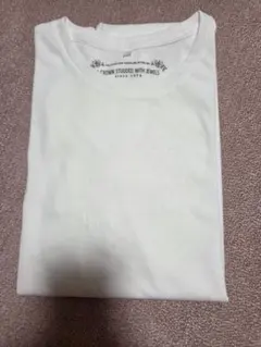 セシールのTシャツ