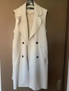 Akaneさん専用。ZARA ベージュ チェスターコート、ロング ジレ