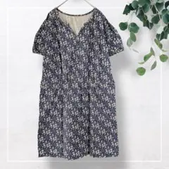 【ナインズ】リバティ半袖ワンピース 花柄　総柄　フレア　ひざ下丈　ネイビー