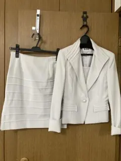 ライトグレー スーツセット フォーマルジャケット コサージュ付き