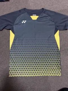 美品　ヨネックス　シャツ　バドミントン　Sサイズ　ブラック　ゴールド