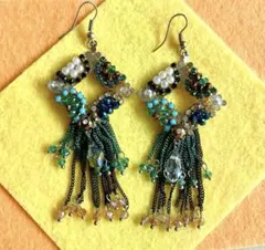 ハンドメイド　ビーズピアス