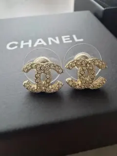 CHANEL ココマーク ラインストーン ピアス ゴールドのサムネイル