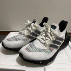 adidas スニーカー　ULTRABOOST21