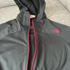 ノースフェイスレディースパーカー