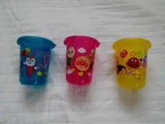 ストローカップ　蓋付き　アンパンマン