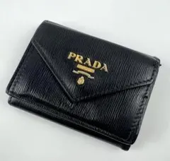PRADA ブラック 三つ折り財布　イタリア製