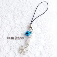 鈴付き　雪　結晶　パール調ビーズ　ストラップ　キーホルダー