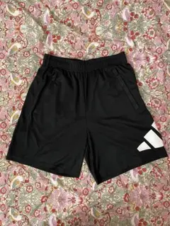 アディダスハーフパンツ