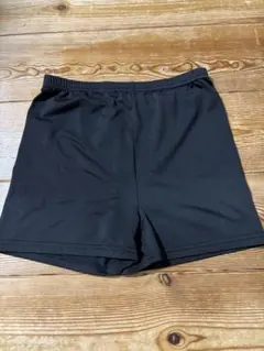 ブラック ショートパンツ